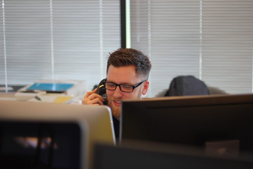 Choosing A Phone Answering Service | Venture Offices